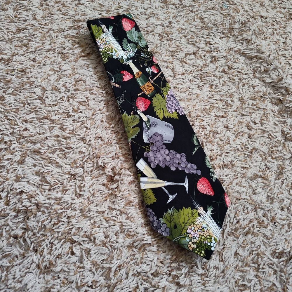 Vintage 1996 Nicole Miller‎ Wine Grape Strawberry Vineyard 100% Silk 90s Necktie
